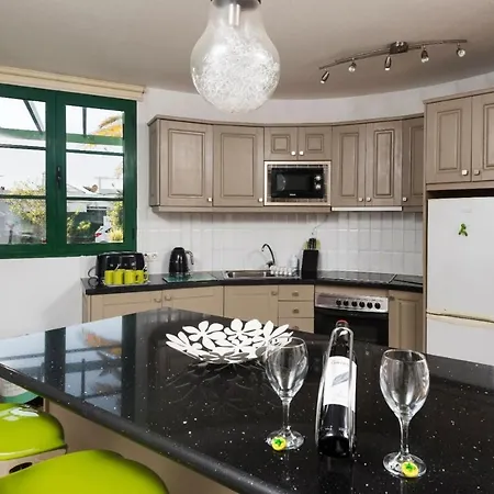 Ferienhaus Mit Privatpool Fur 3 Personen 3 Ca 110 M In Playa Blanca, Lanzarote Gemeinde Yaiza Vakantiehuis Playa Blanca (Lanzarote)